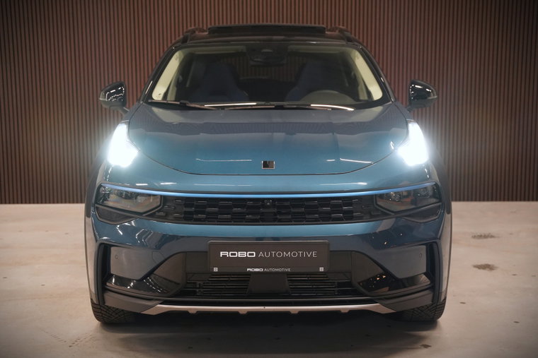 Vehicle Image 12