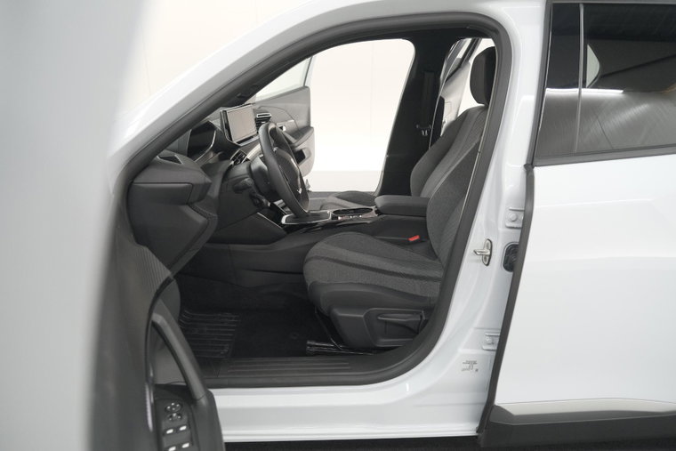 Vehicle Image 23