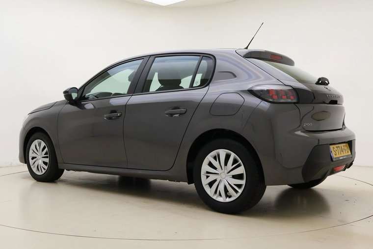 Vehicle Image 12