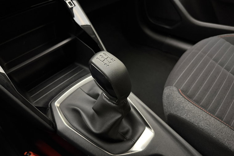 Vehicle Image 24