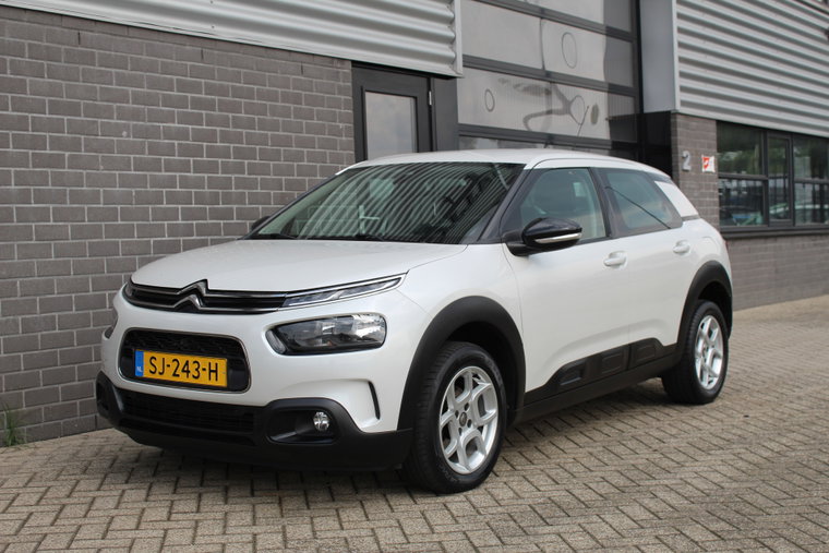 Vehicle Image 4