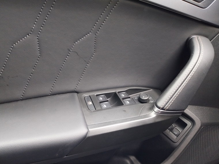 Vehicle Image 39