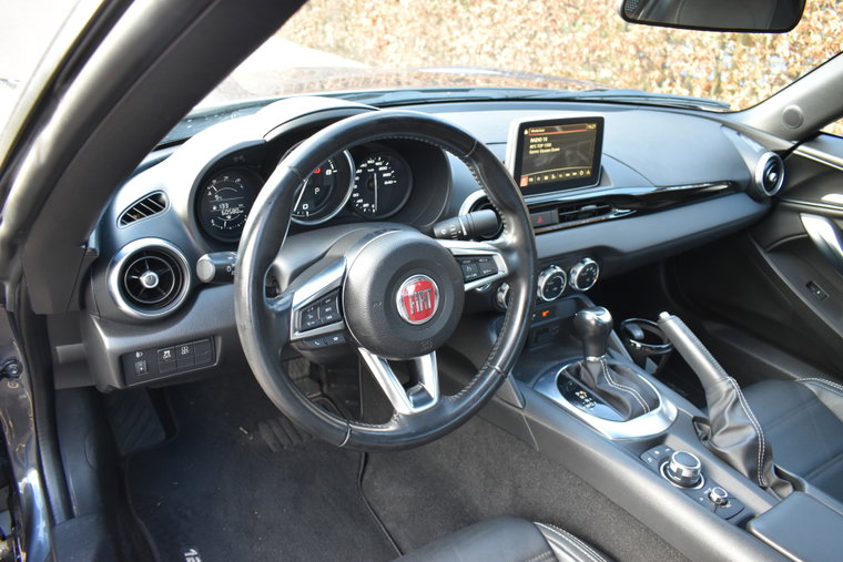 Vehicle Image 9