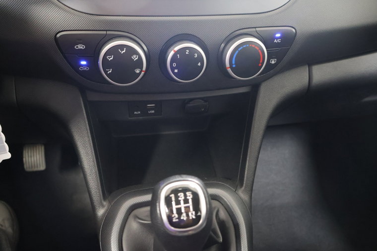Vehicle Image 23