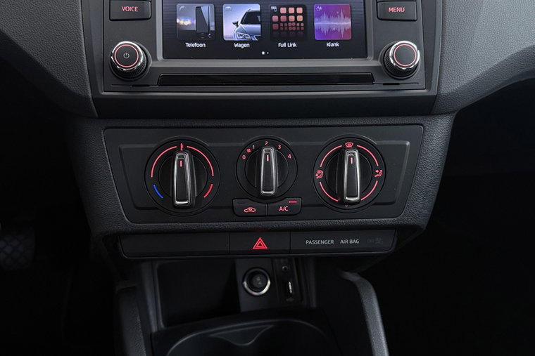 Vehicle Image 25