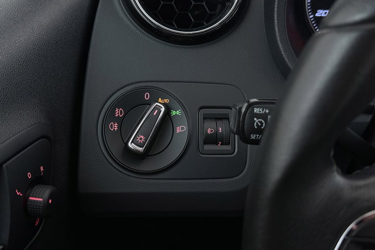 Vehicle Image 32