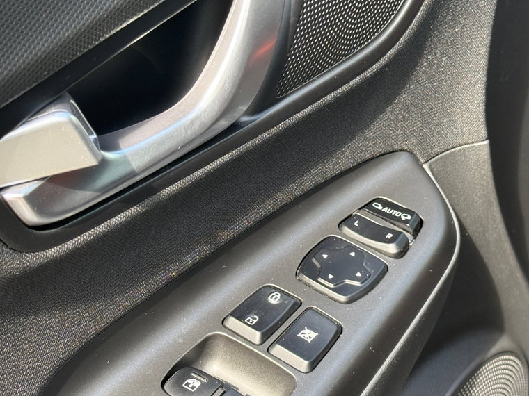 Vehicle Image 23