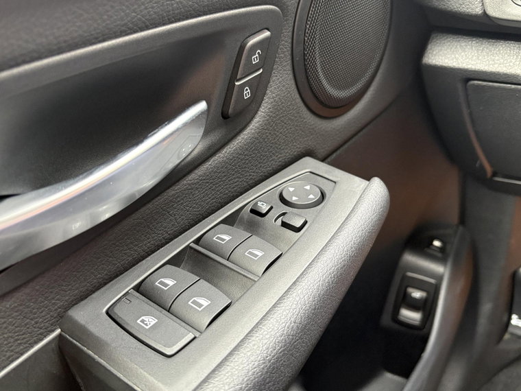Vehicle Image 28