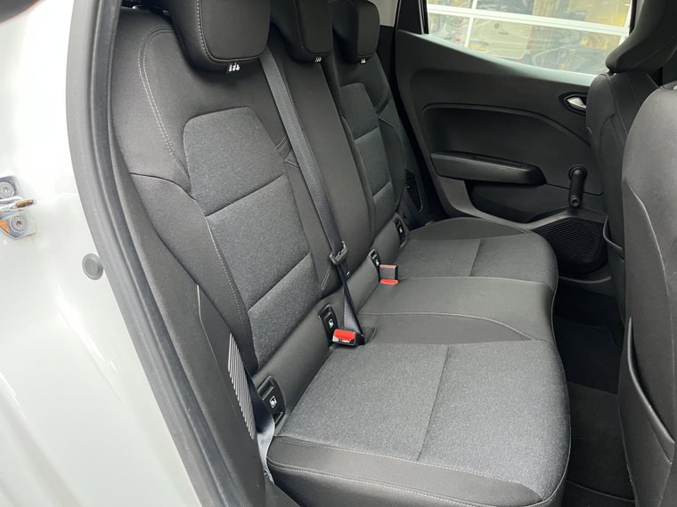 Vehicle Image 25
