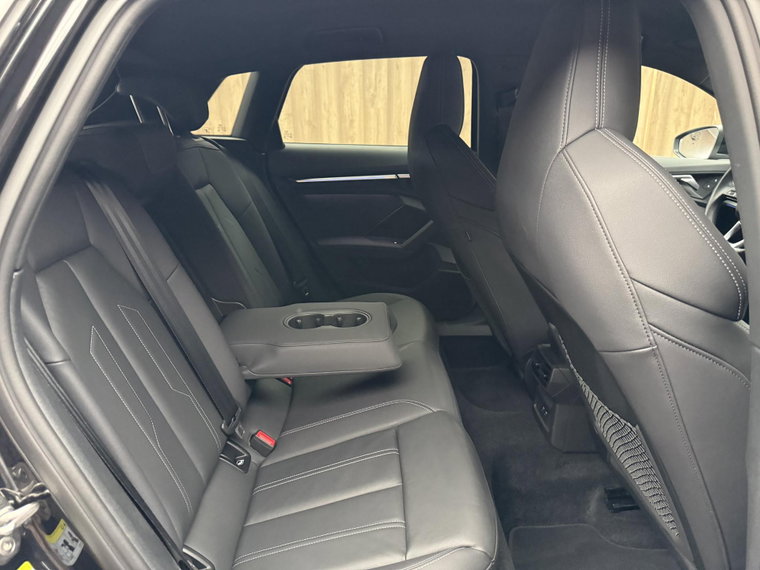 Vehicle Image 26