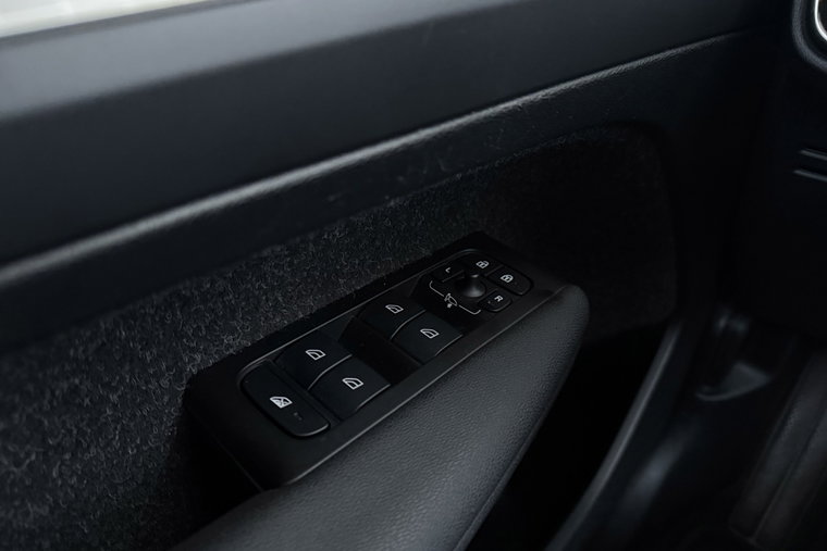 Vehicle Image 37
