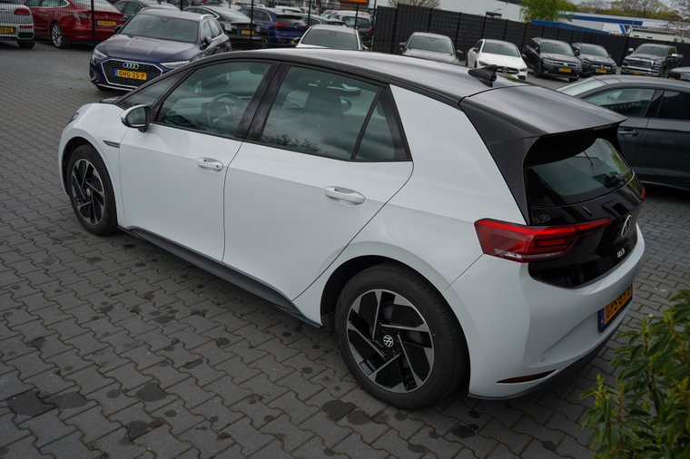 Vehicle Image 41
