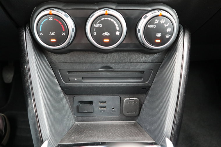 Vehicle Image 24