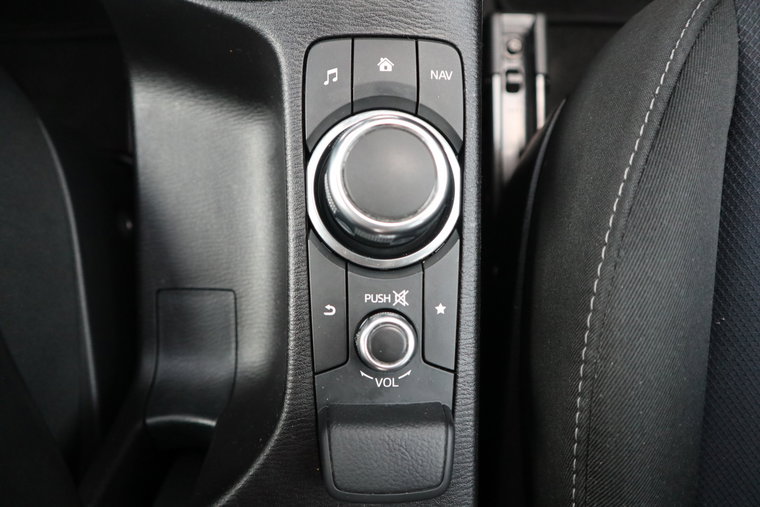 Vehicle Image 25
