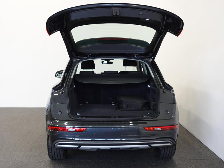 Vehicle Image 35