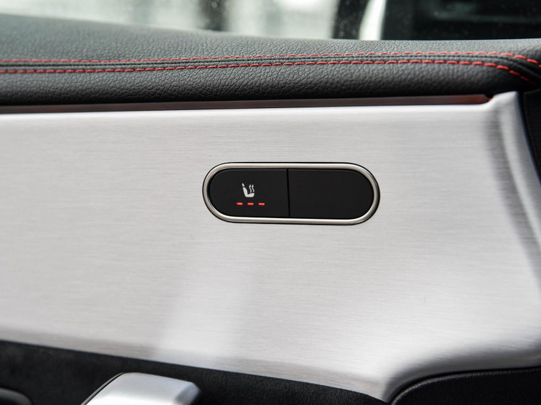 Vehicle Image 25