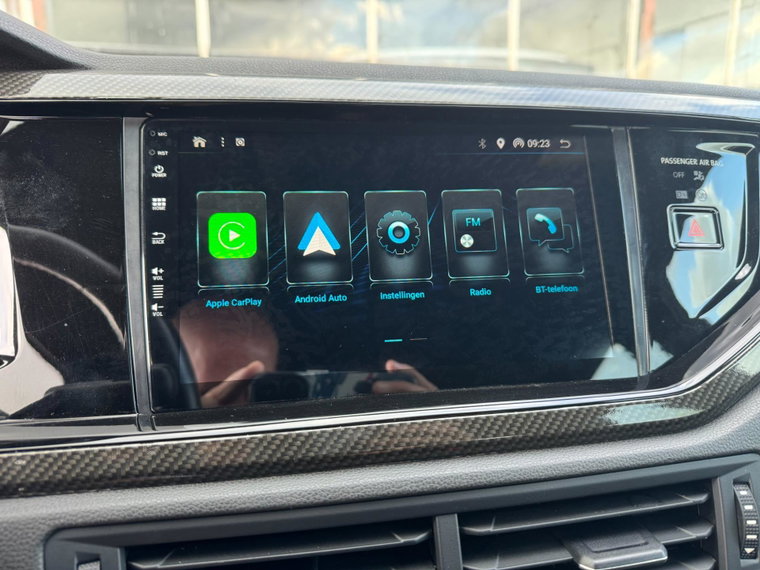 Vehicle Image 19