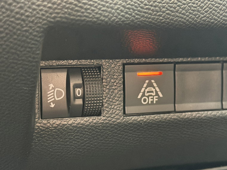 Vehicle Image 28