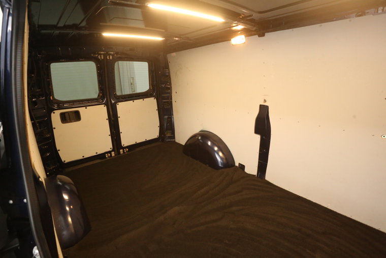 Vehicle Image 25