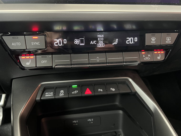 Vehicle Image 28