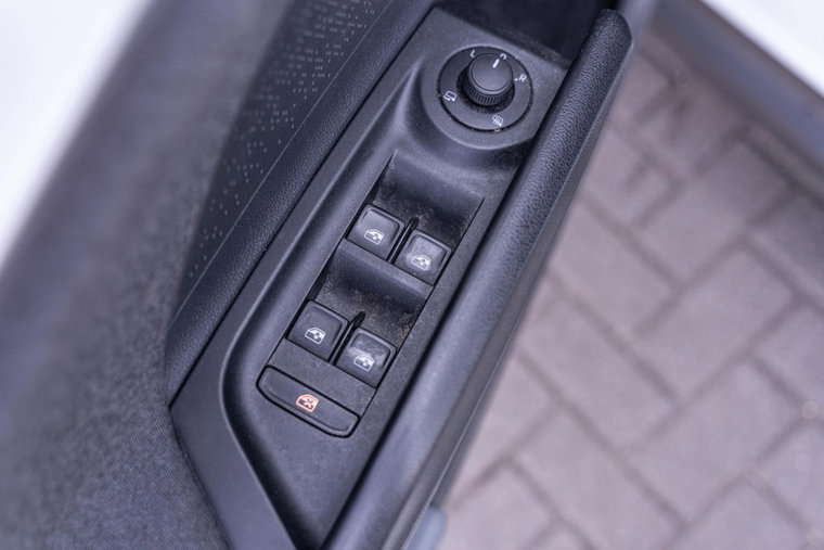 Vehicle Image 38