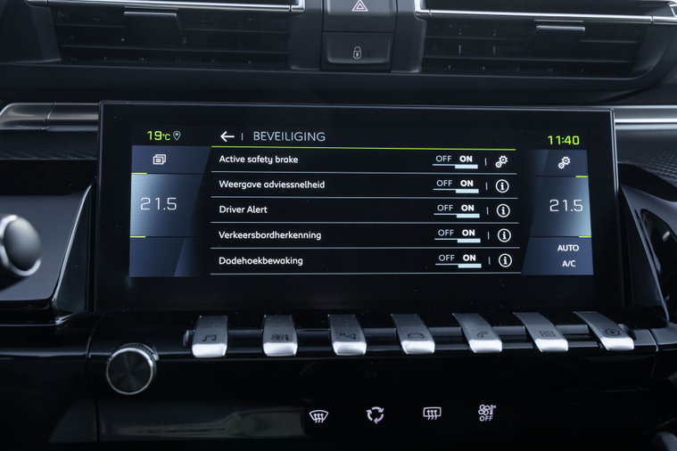 Vehicle Image 33