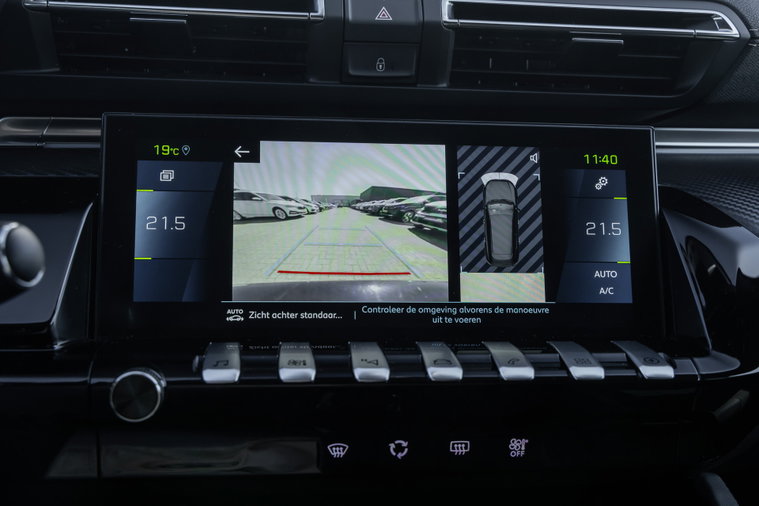 Vehicle Image 37