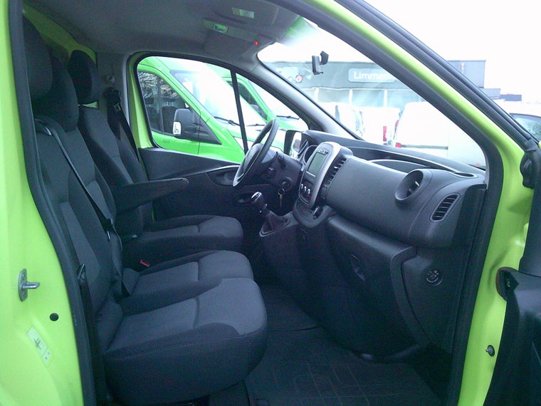 Vehicle Image 16