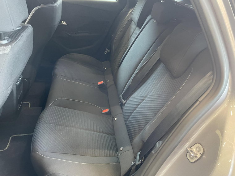 Vehicle Image 23