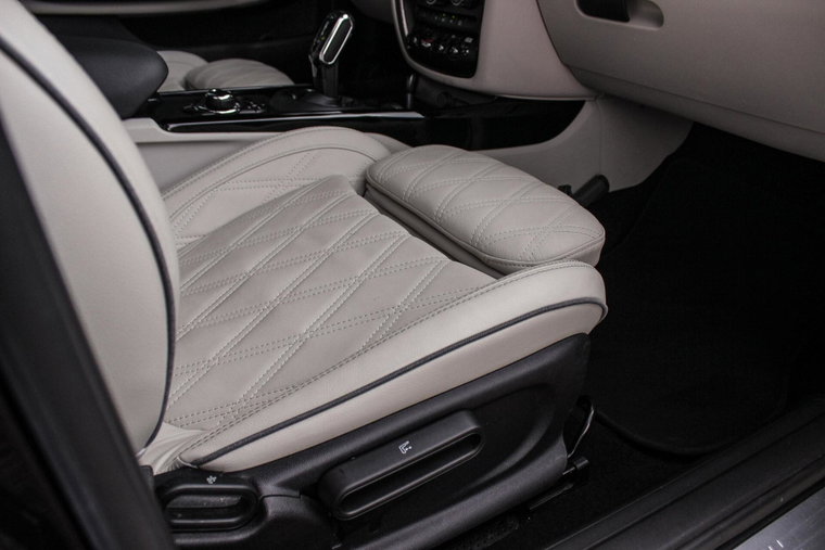Vehicle Image 17