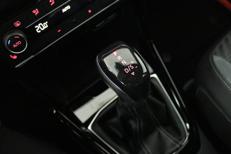 Vehicle Image 19