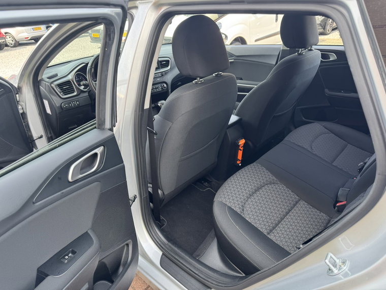 Vehicle Image 18