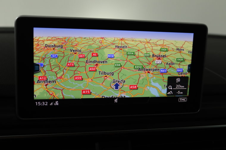 Vehicle Image 12