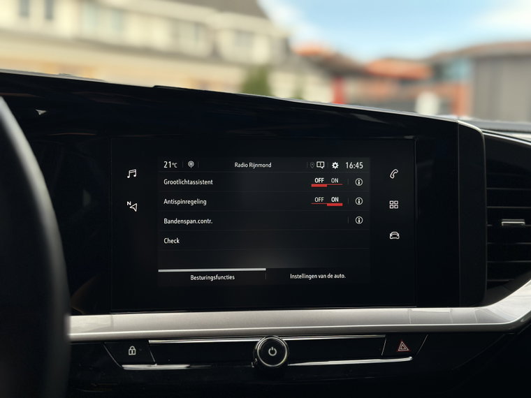 Vehicle Image 32