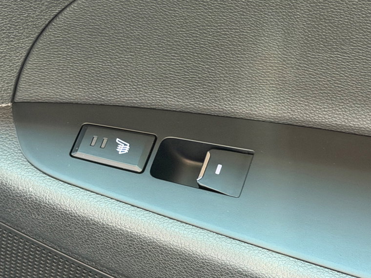 Vehicle Image 28