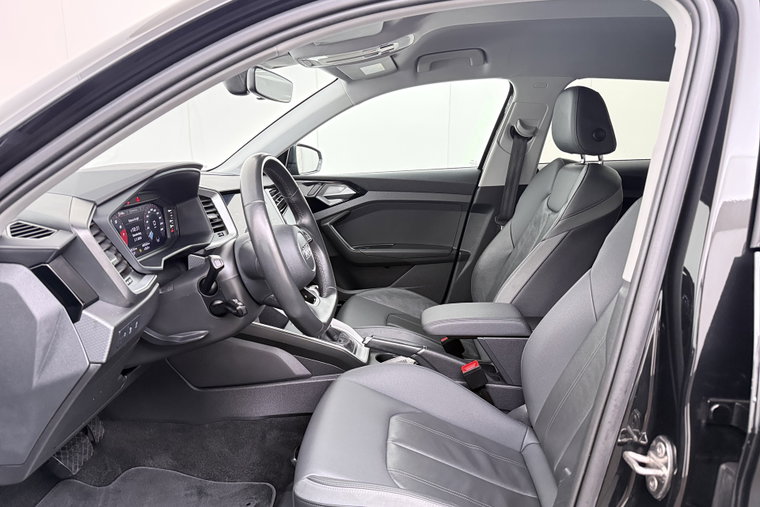 Vehicle Image 10