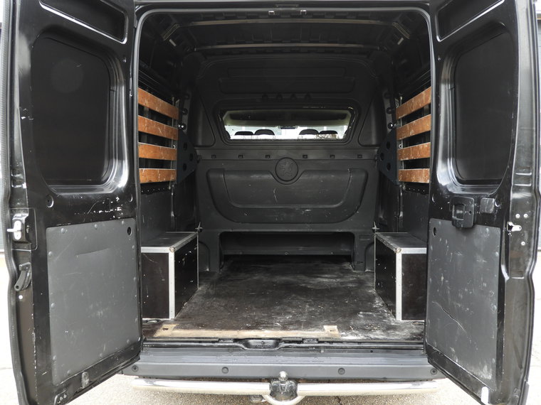 Vehicle Image 17