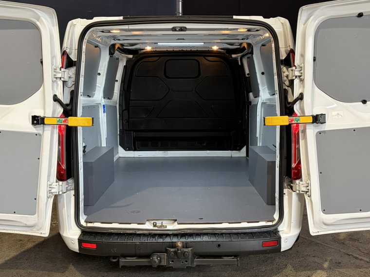 Vehicle Image 13
