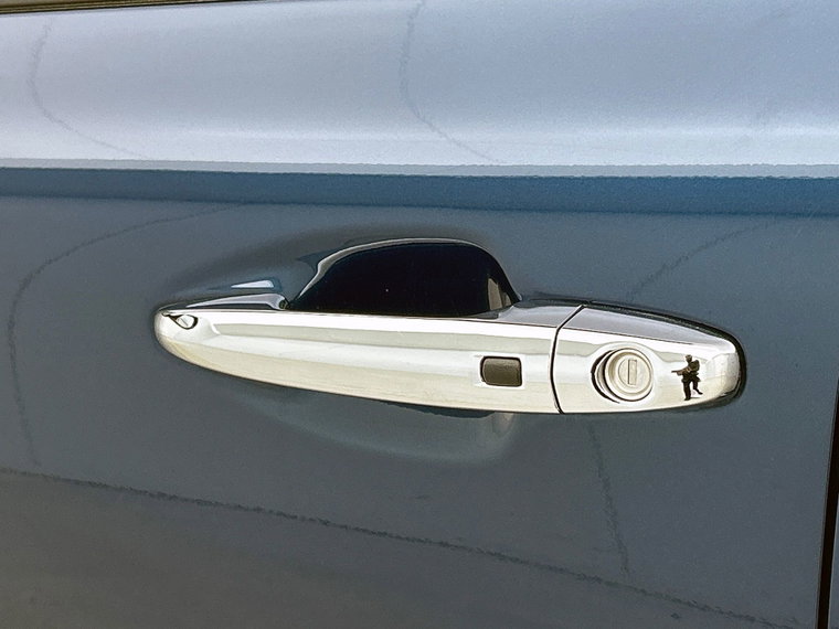 Vehicle Image 32