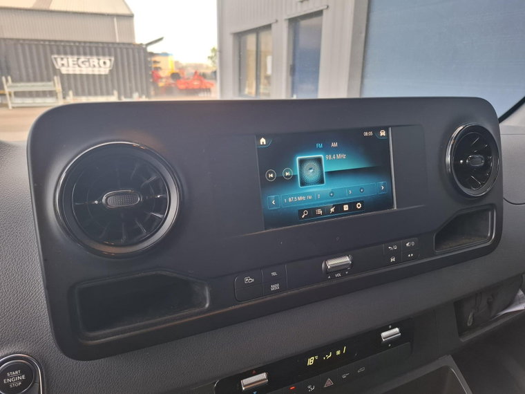 Vehicle Image 29