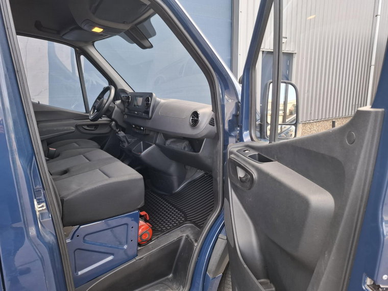 Vehicle Image 33