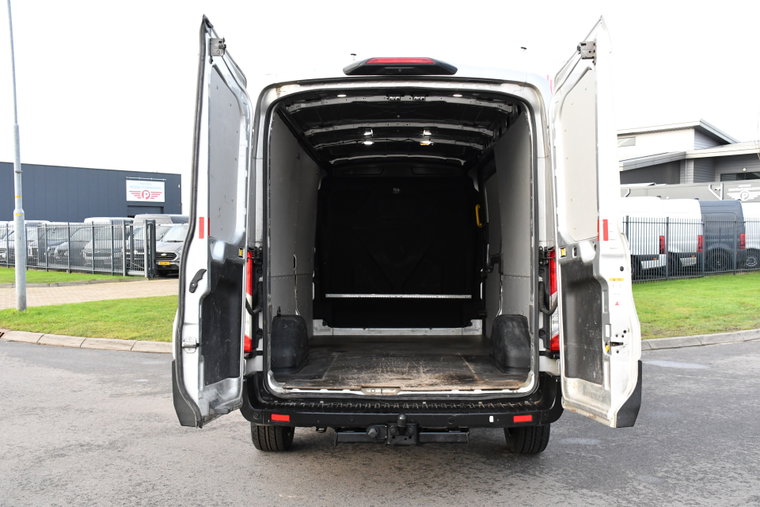 Vehicle Image 35