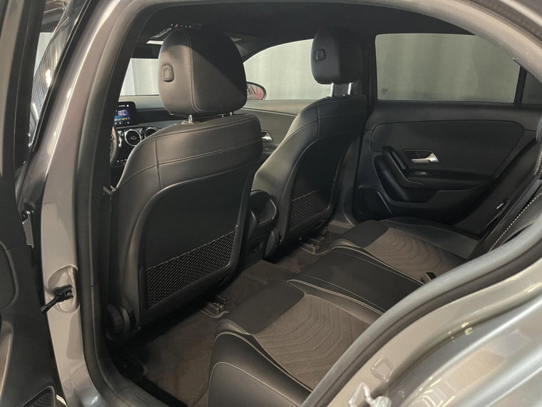 Vehicle Image 35