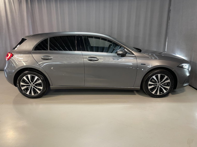 Vehicle Image 36