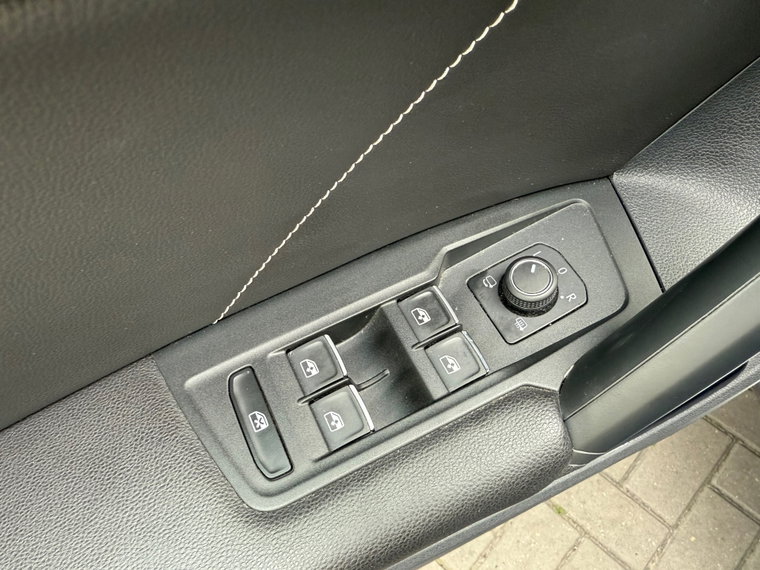 Vehicle Image 40