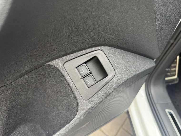 Vehicle Image 41