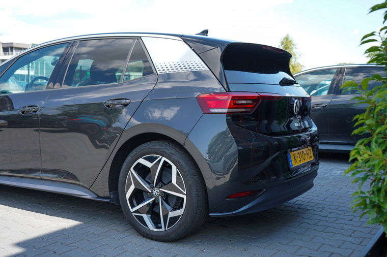 Vehicle Image 21