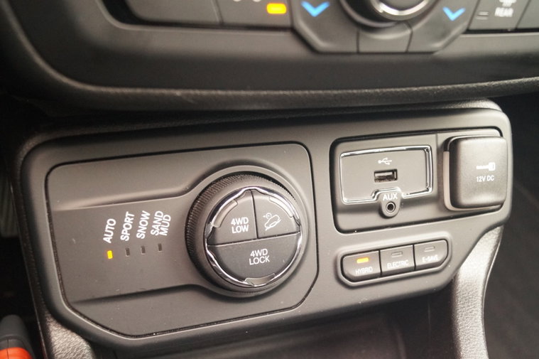 Vehicle Image 21