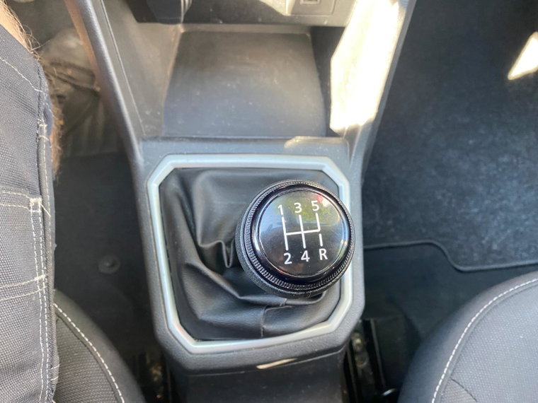 Vehicle Image 25