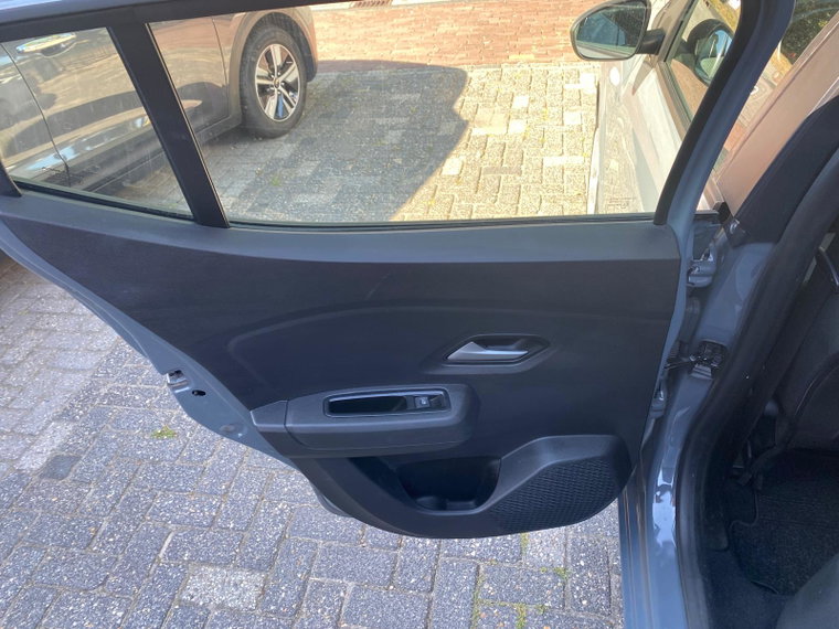 Vehicle Image 26